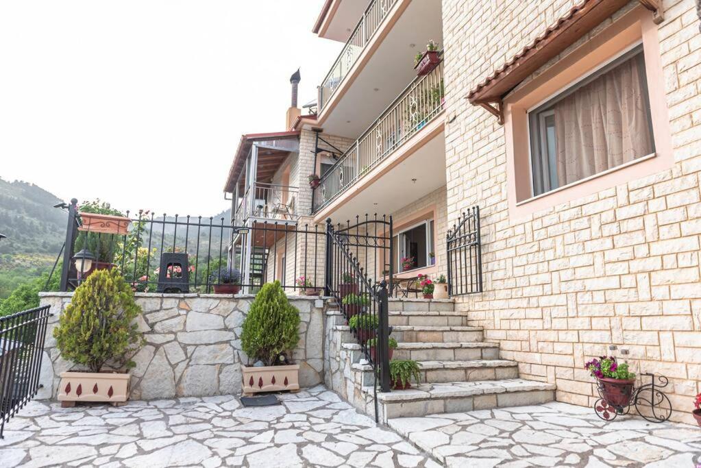 شقة Dimitri'S Mountain House كاربينيسي المظهر الخارجي الصورة